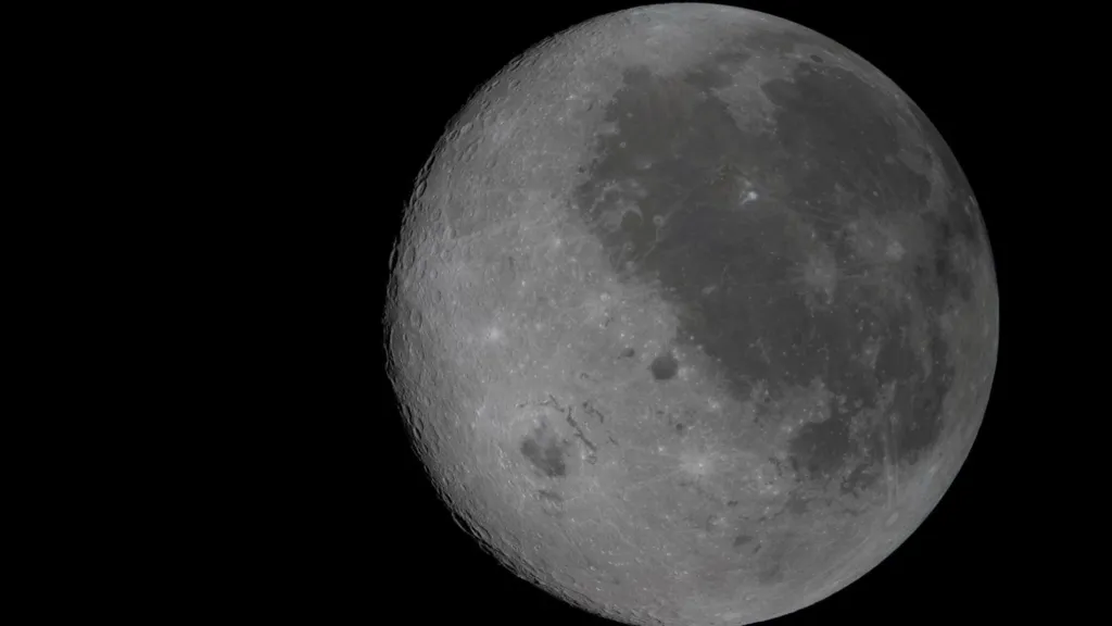 Crew Proposes Moon Crater “Carroll” in Tribute to Artemis II Commander Reid Wiseman’s Late Wife